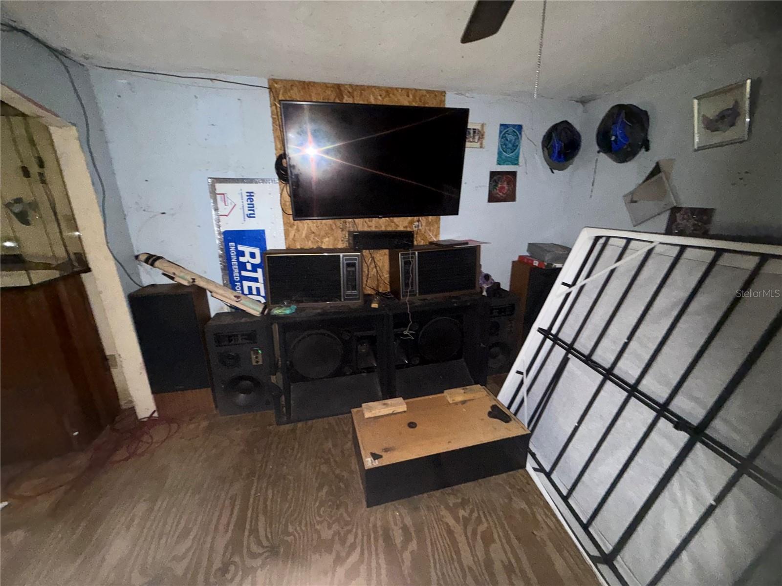 Image 17 of 32 For 130 Forest Avenue