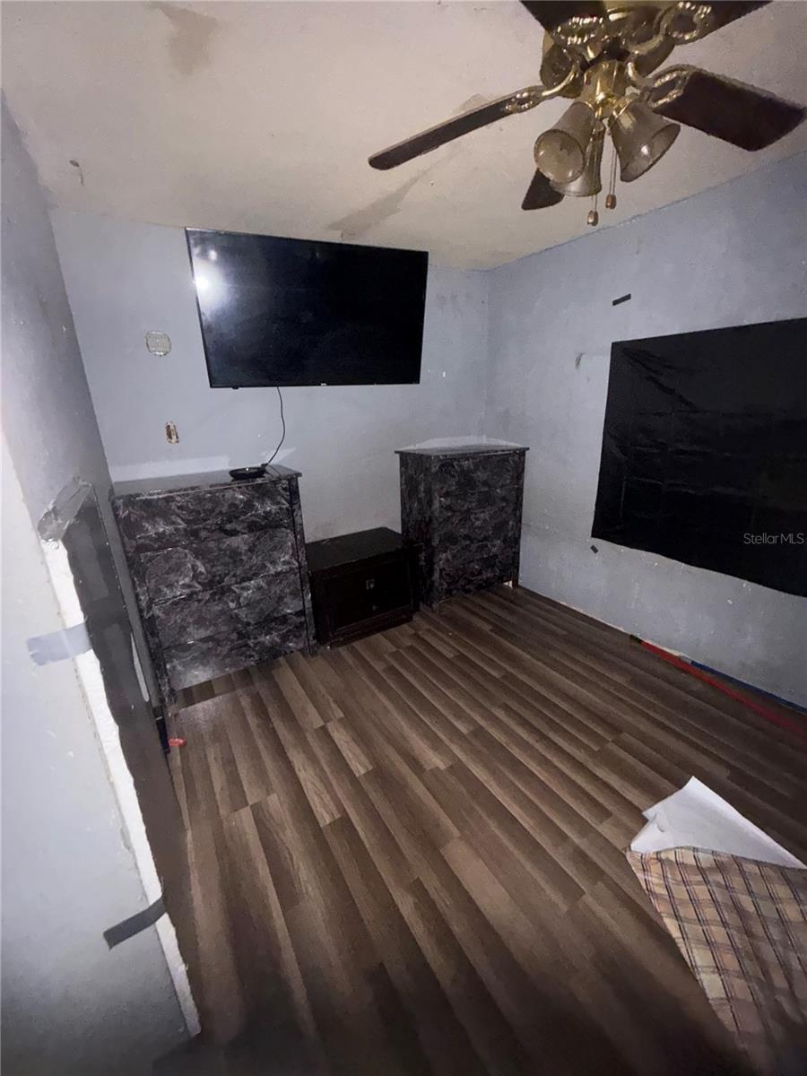 Image 20 of 32 For 130 Forest Avenue