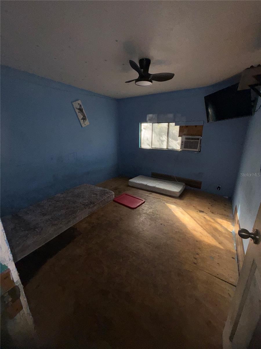 Image 23 of 32 For 130 Forest Avenue