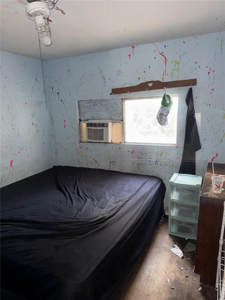 Image 24 of 32 For 130 Forest Avenue