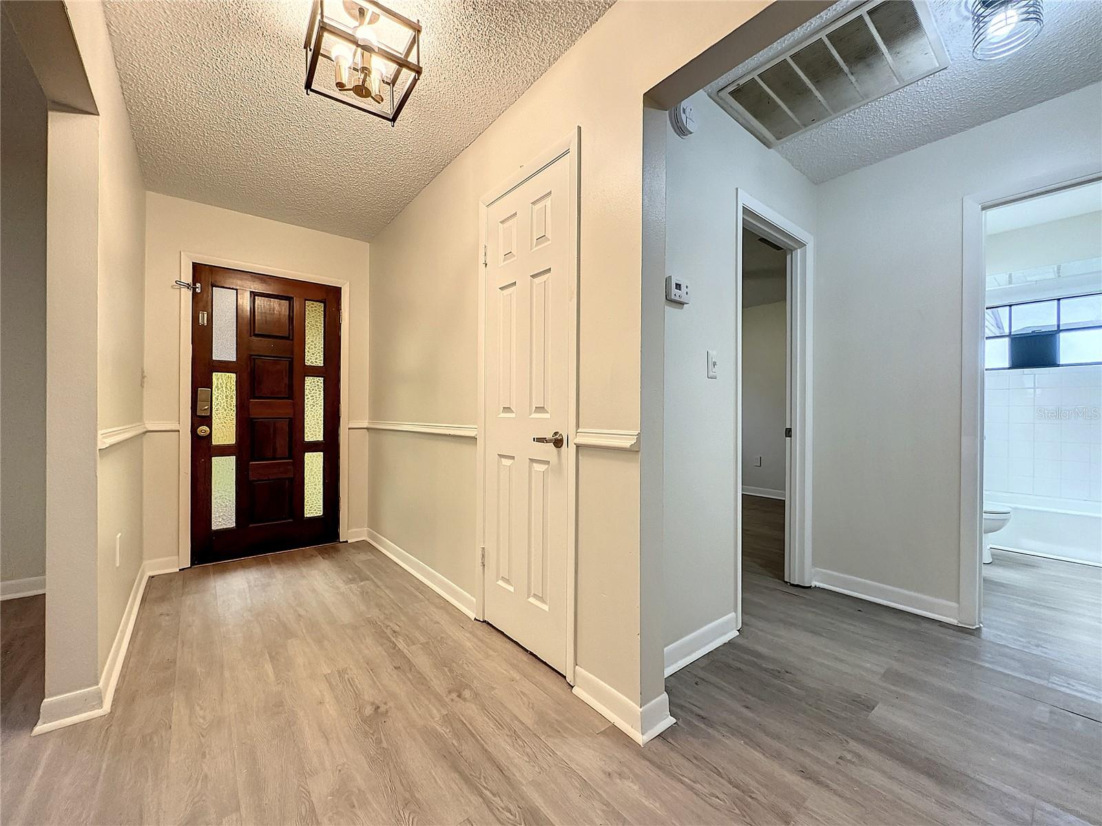 Image 3 of 33 For 722 Alamo Drive