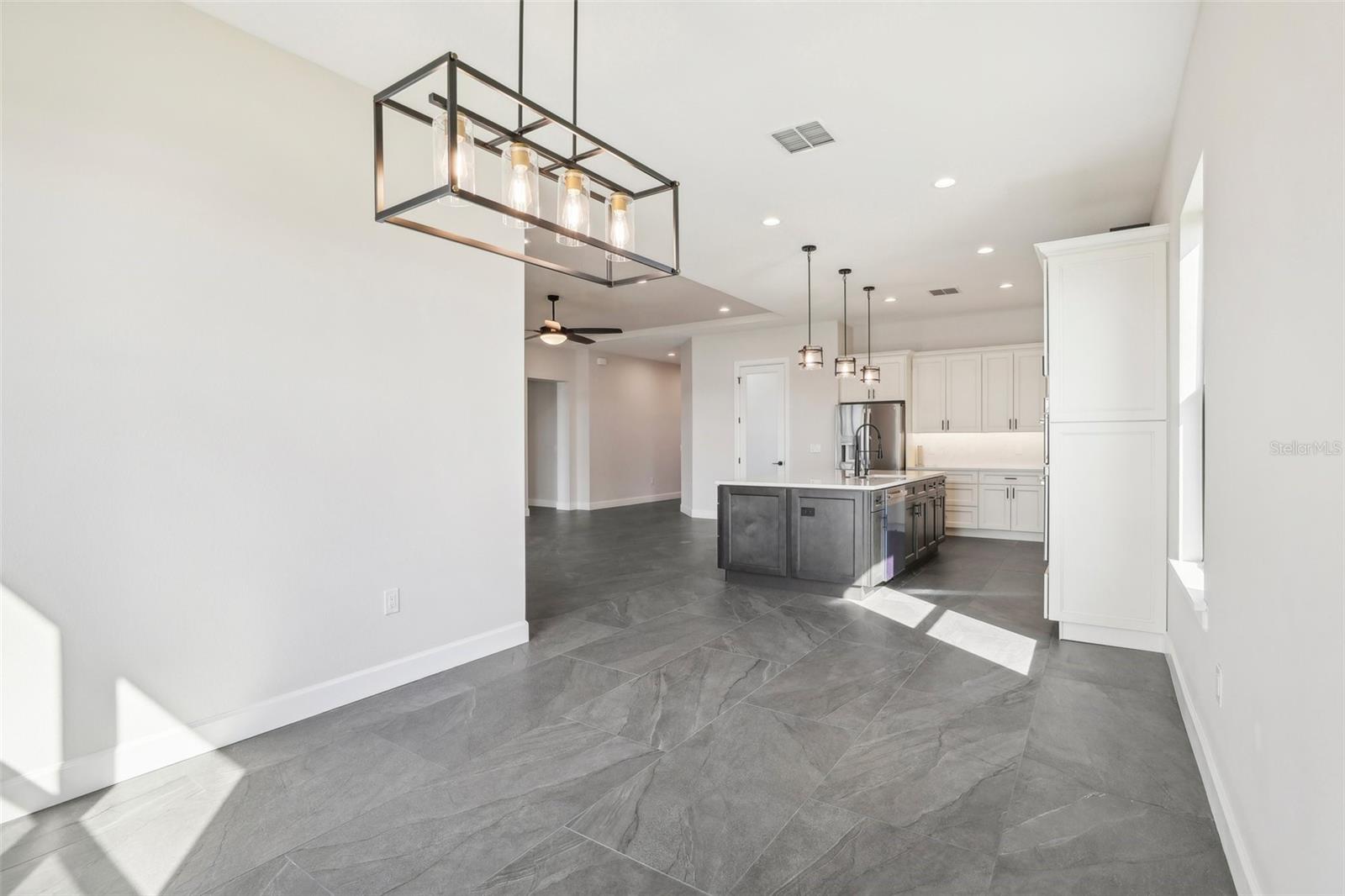 Image 14 of 61 For 224 Valencia Ridge Drive