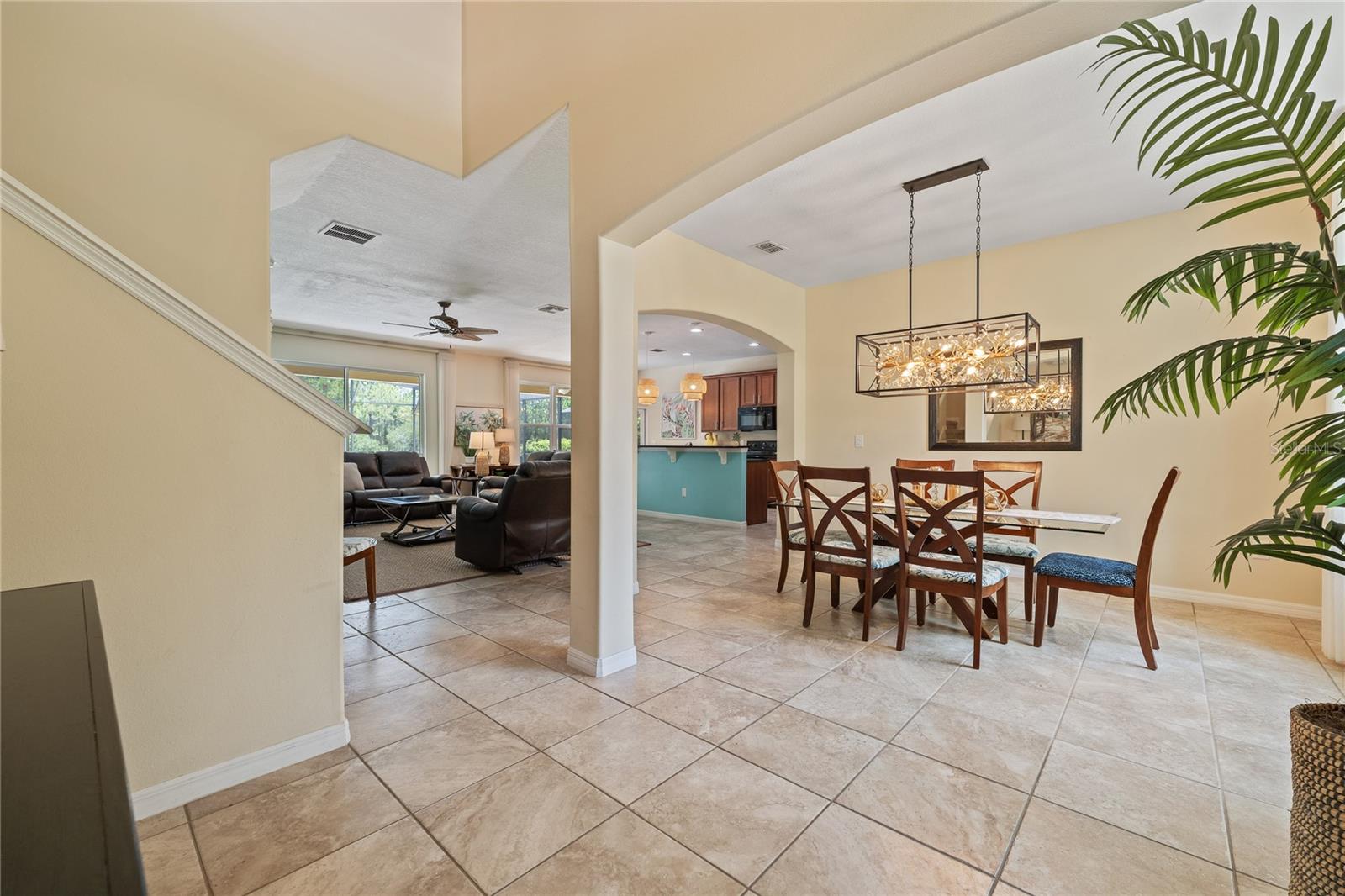 Image 12 of 41 For 256 Yellow Snapdragon Drive