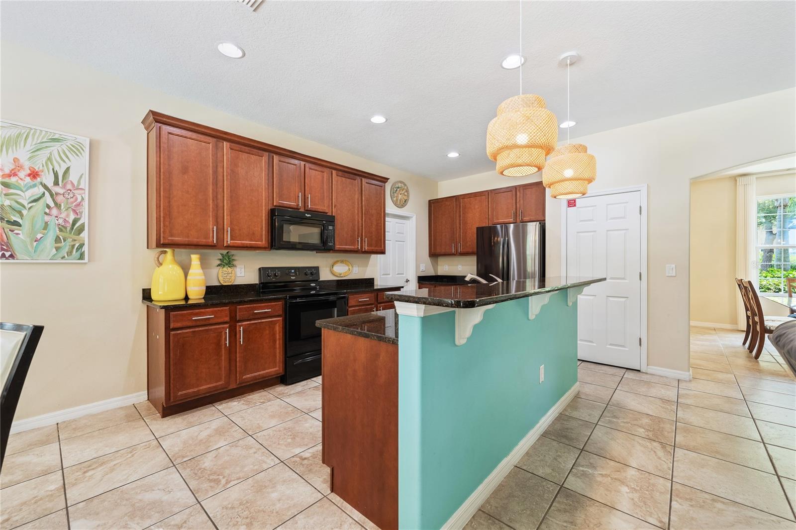 Image 9 of 41 For 256 Yellow Snapdragon Drive