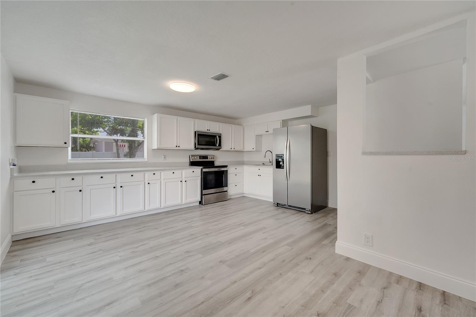 Image 10 of 31 For 4521 Alrix Drive