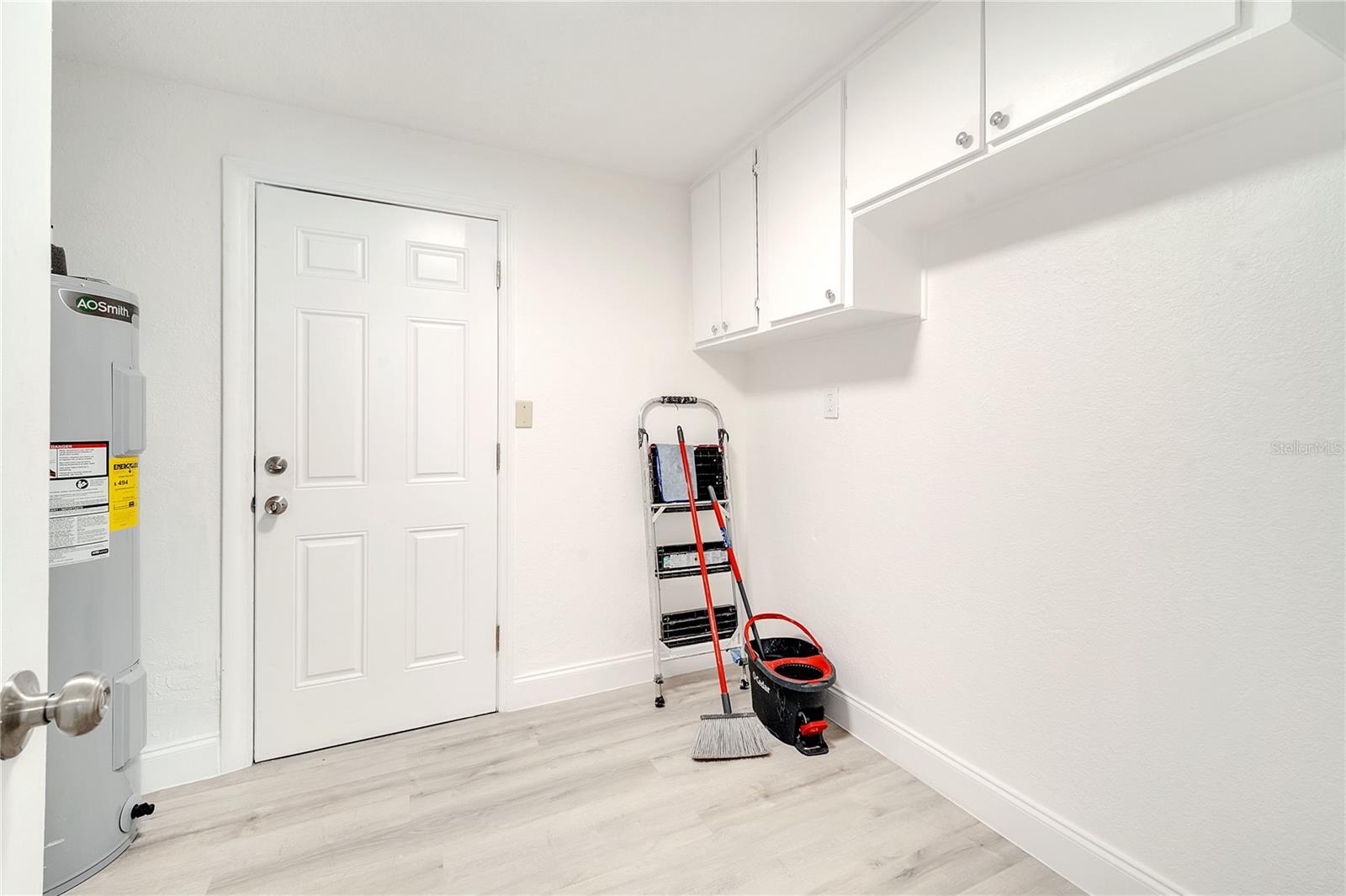 Image 8 of 31 For 4521 Alrix Drive