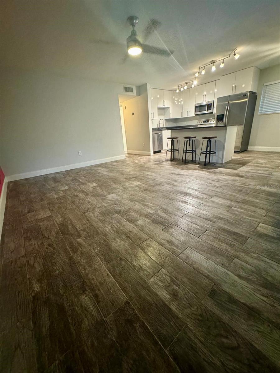 Image 3 of 11 For 2369 Oak Park Way 110