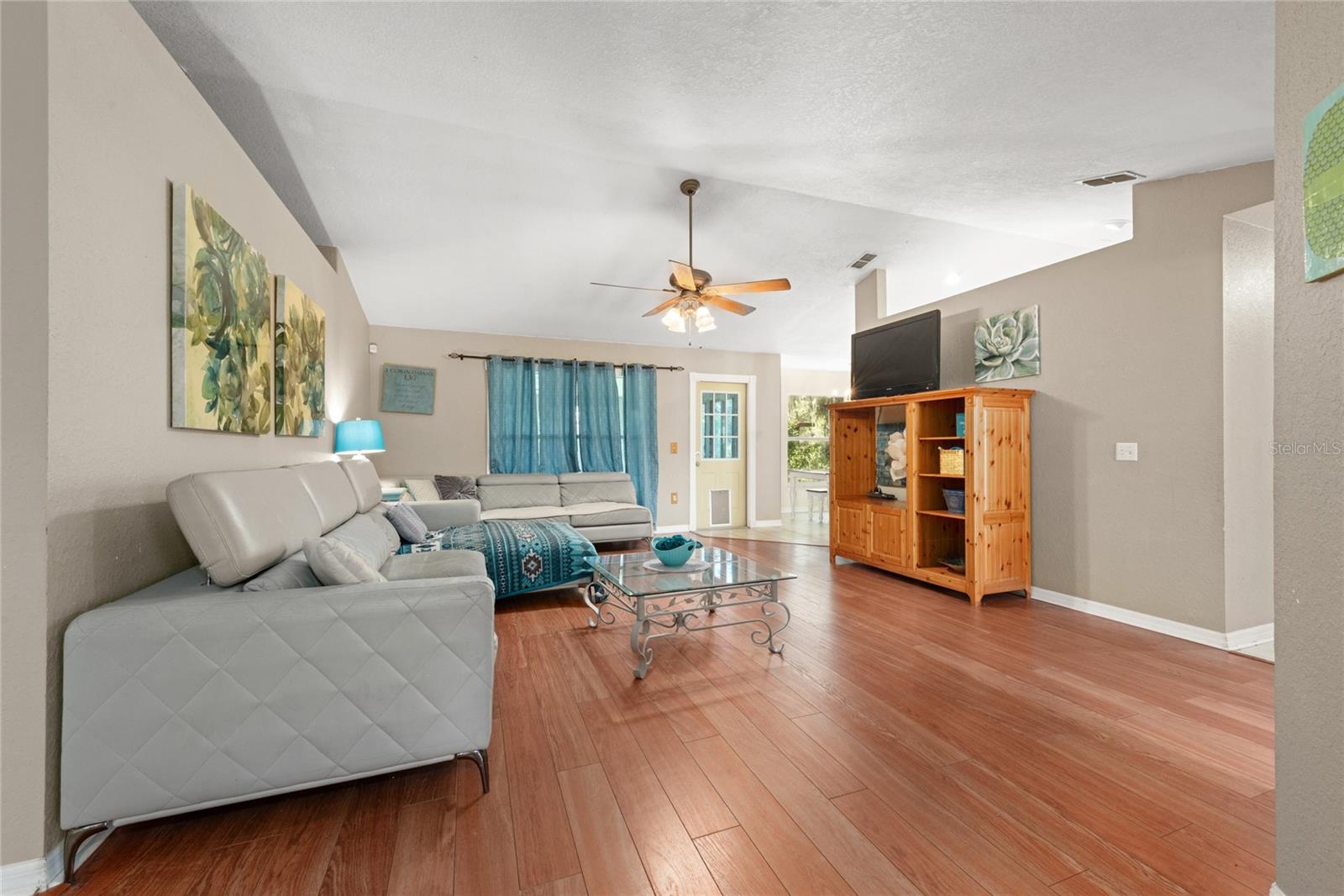 Image 15 of 39 For 1405 Ashbury Court