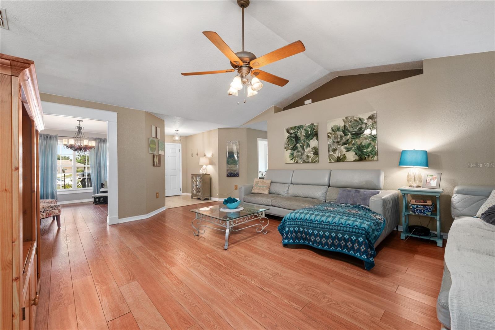 Image 16 of 39 For 1405 Ashbury Court