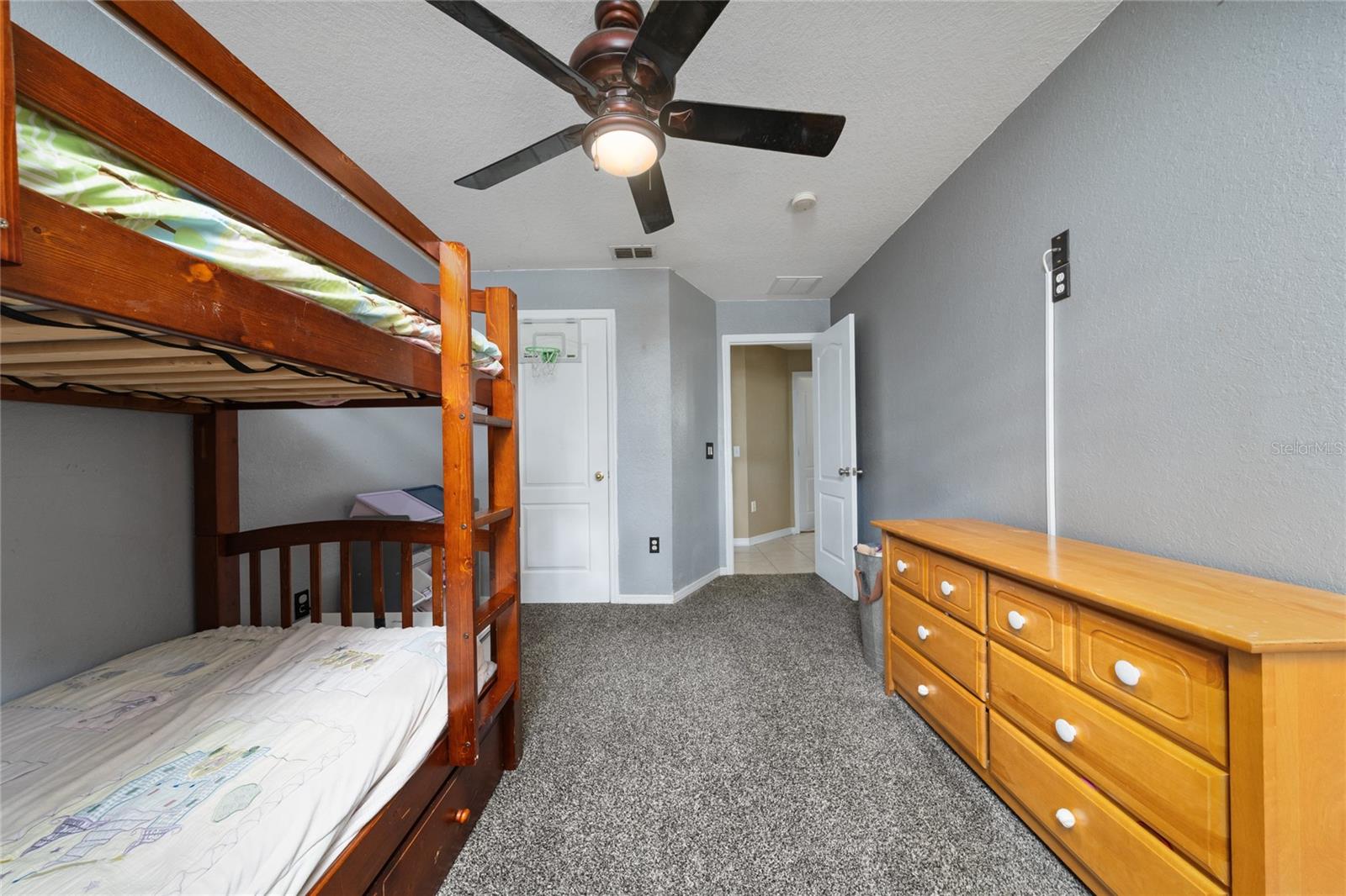 Image 18 of 39 For 1405 Ashbury Court