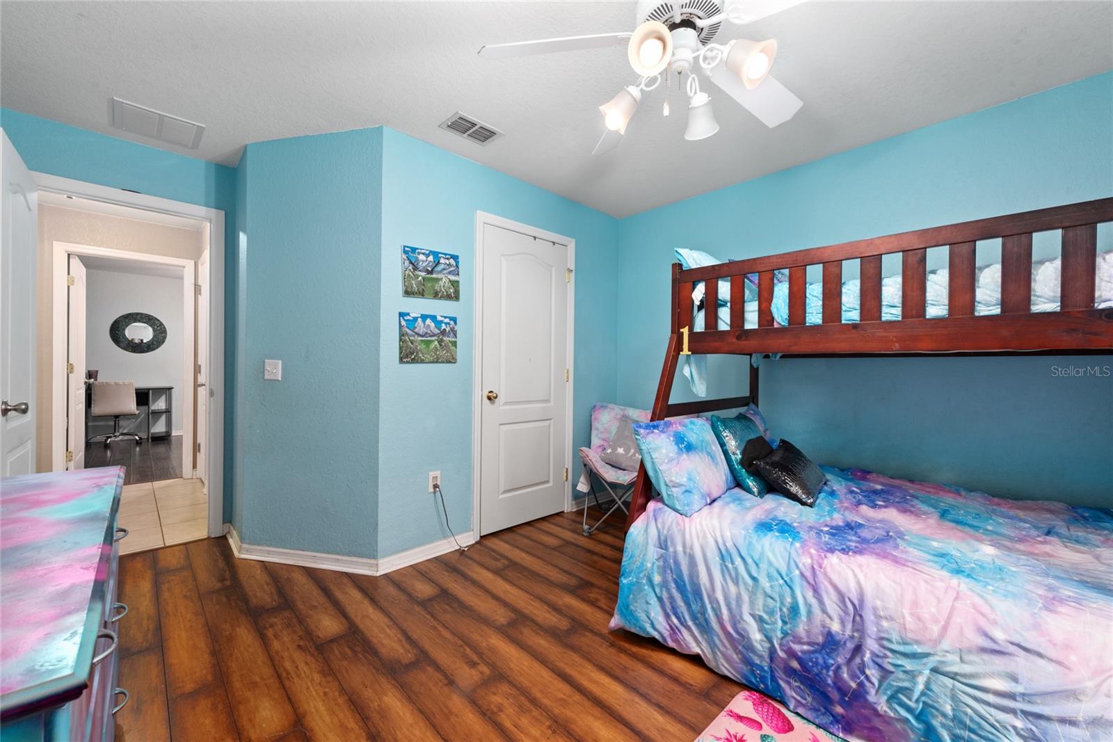 Image 22 of 39 For 1405 Ashbury Court