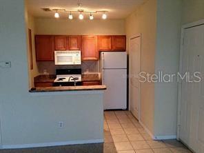 Image 4 of 15 For 6137 Metrowest Boulevard 308