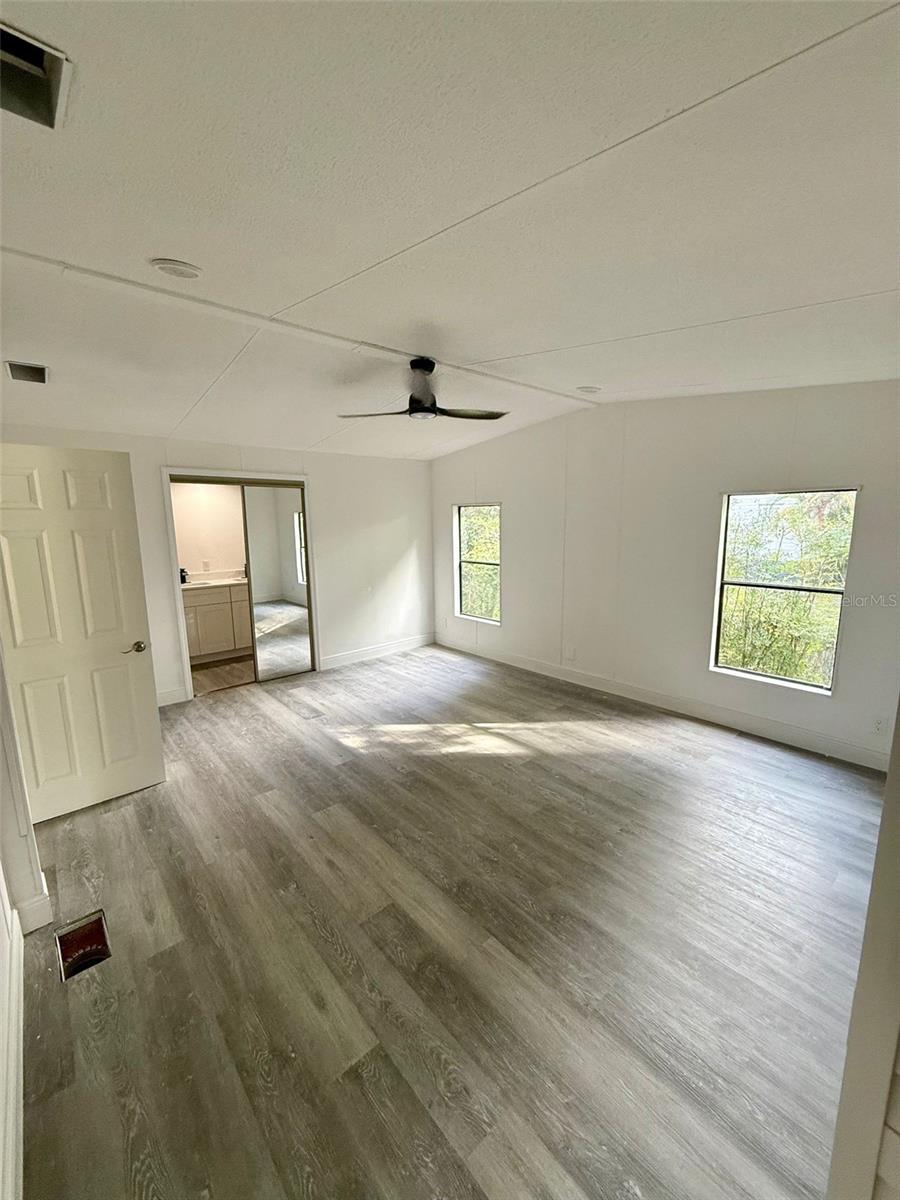Image 17 of 32 For 110 Sandpine Court