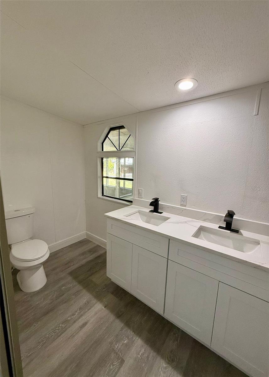 Image 18 of 32 For 110 Sandpine Court