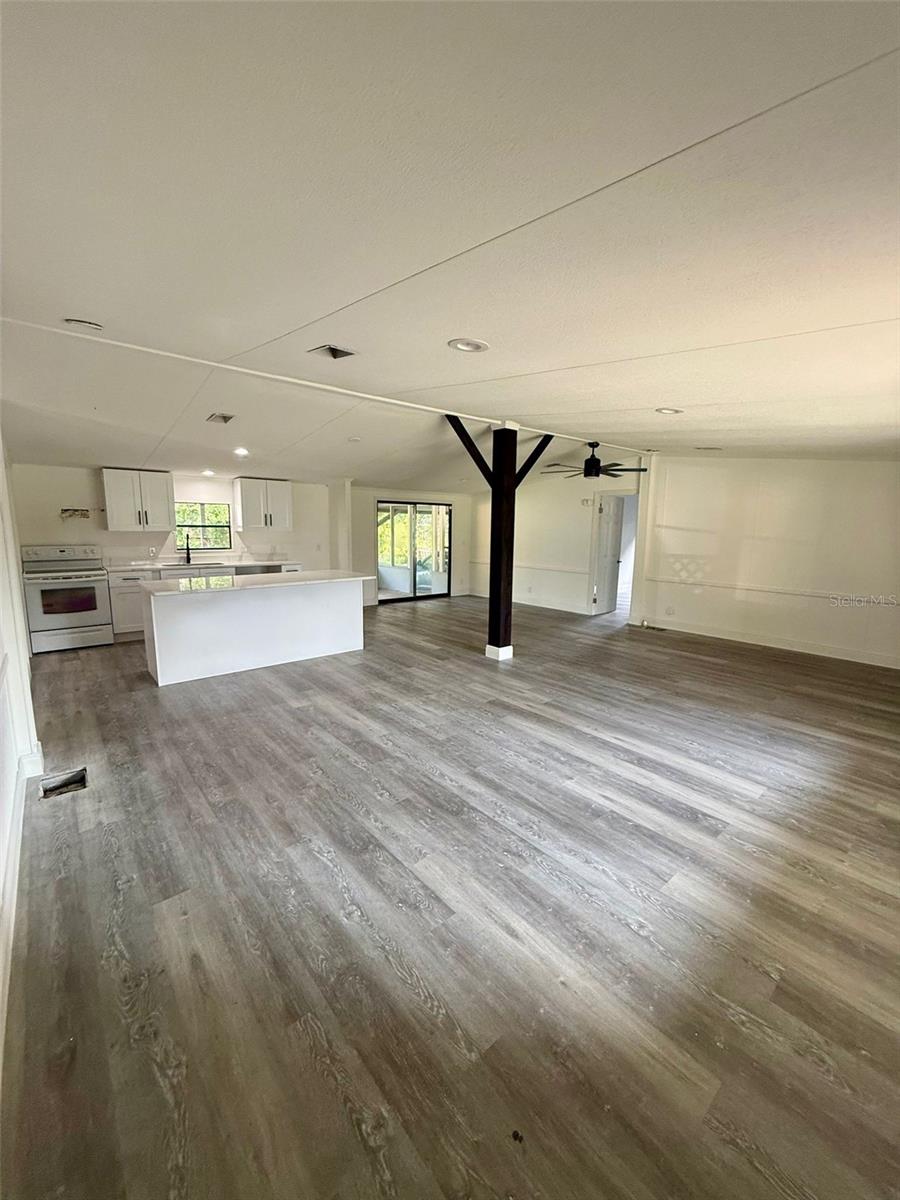 Image 4 of 32 For 110 Sandpine Court