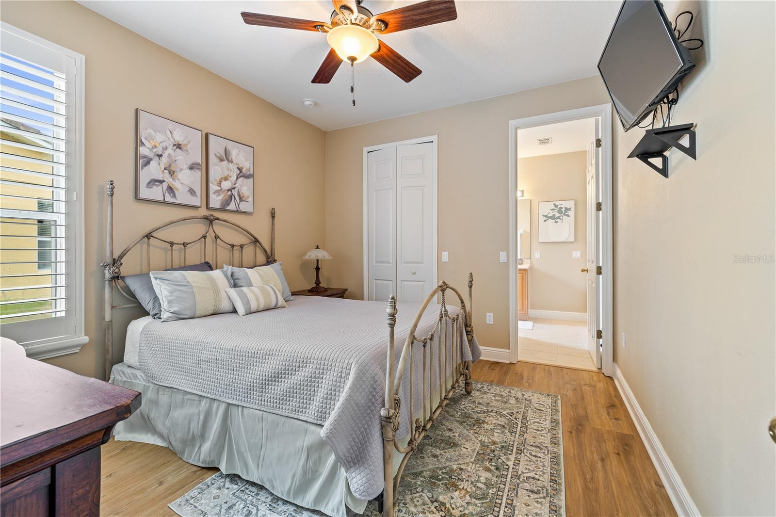 Image 16 of 44 For 3856 Shoreside Drive