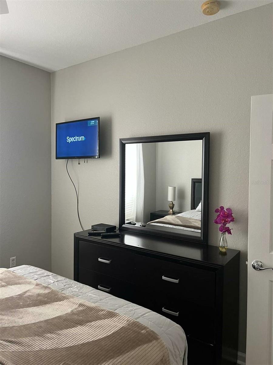 Image 14 of 18 For 4862 Cayview Avenue 40409