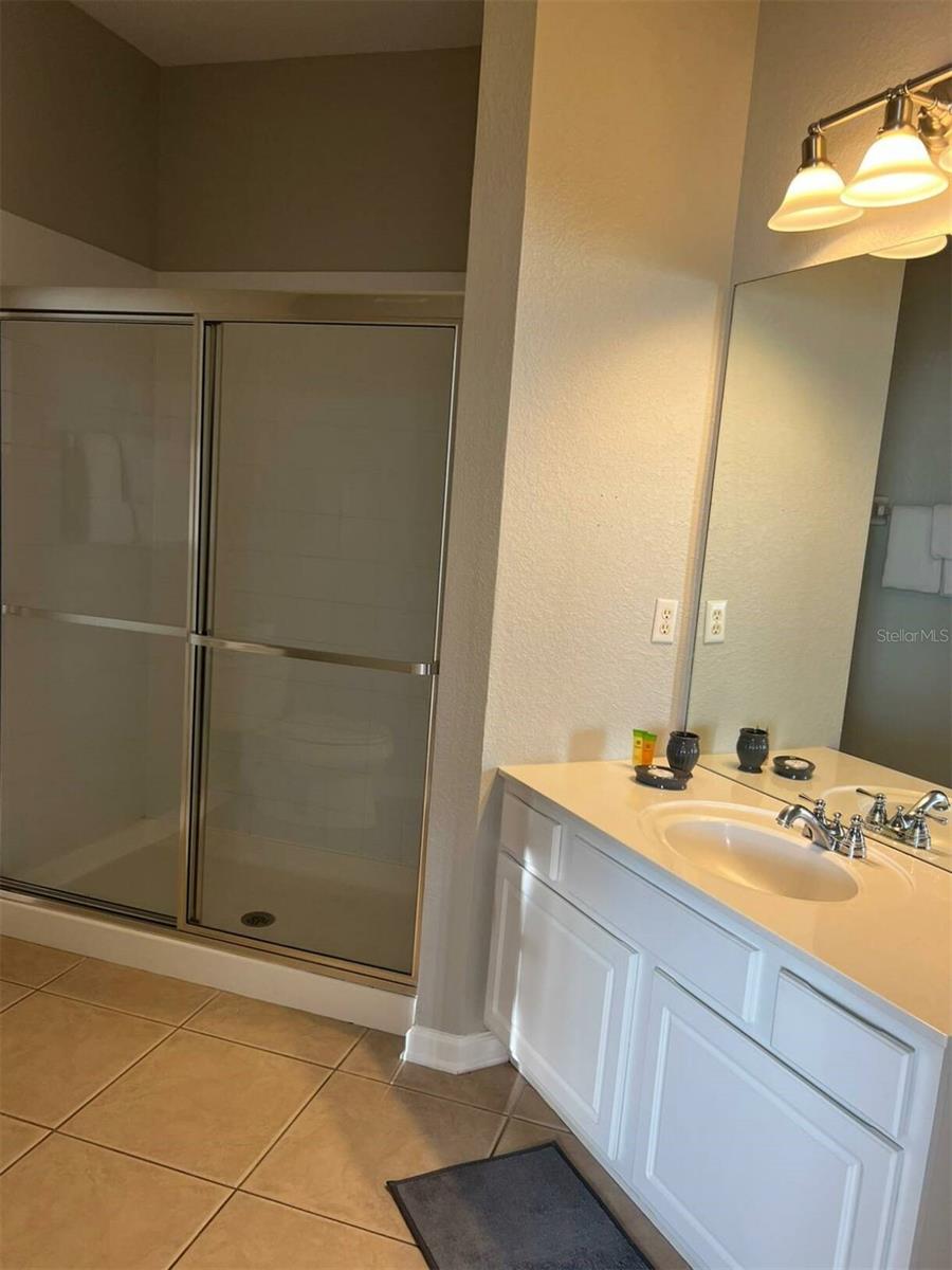 Image 8 of 18 For 4862 Cayview Avenue 40409