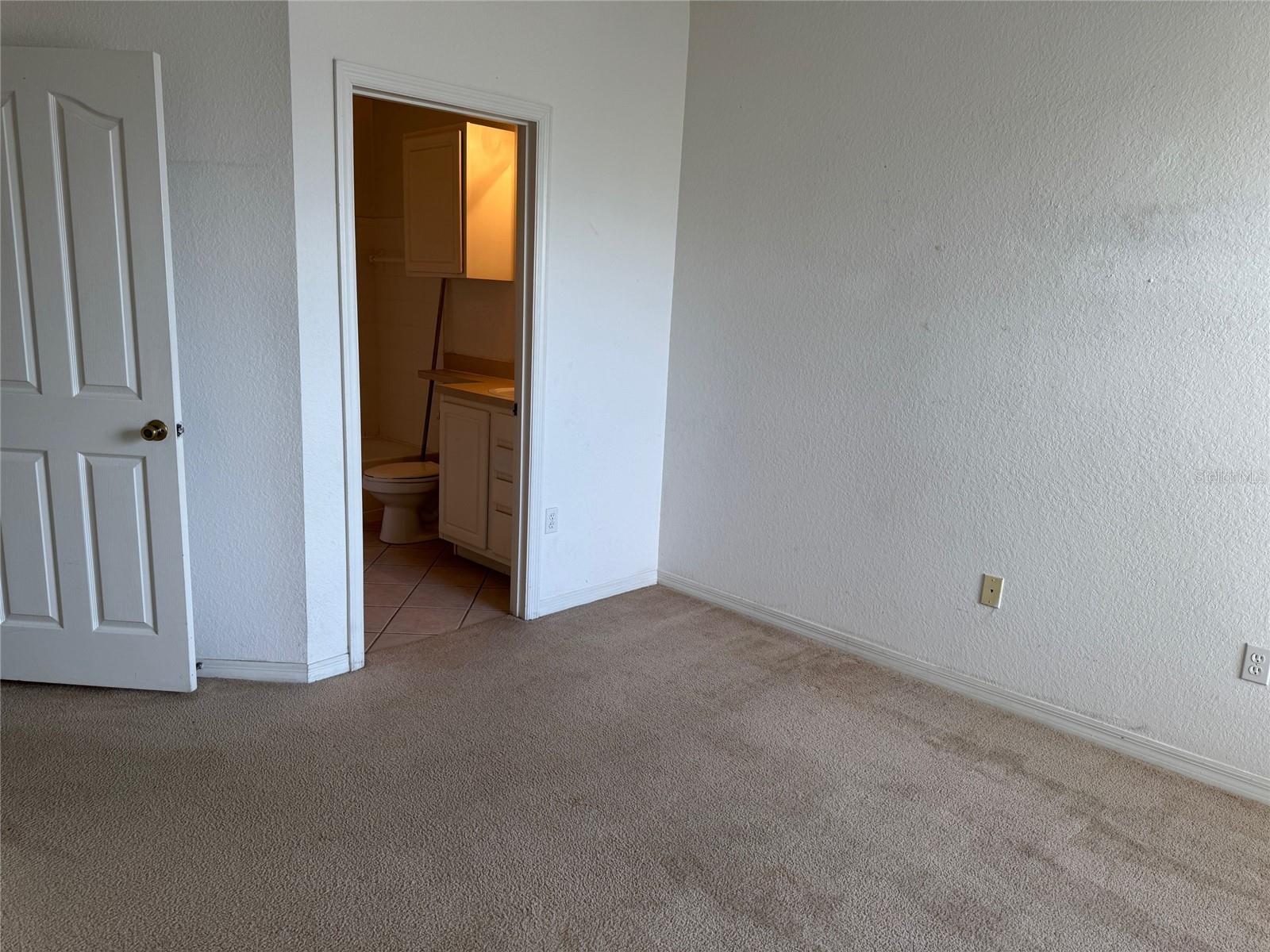 Image 18 of 45 For 8812 Dunes Court 3 208