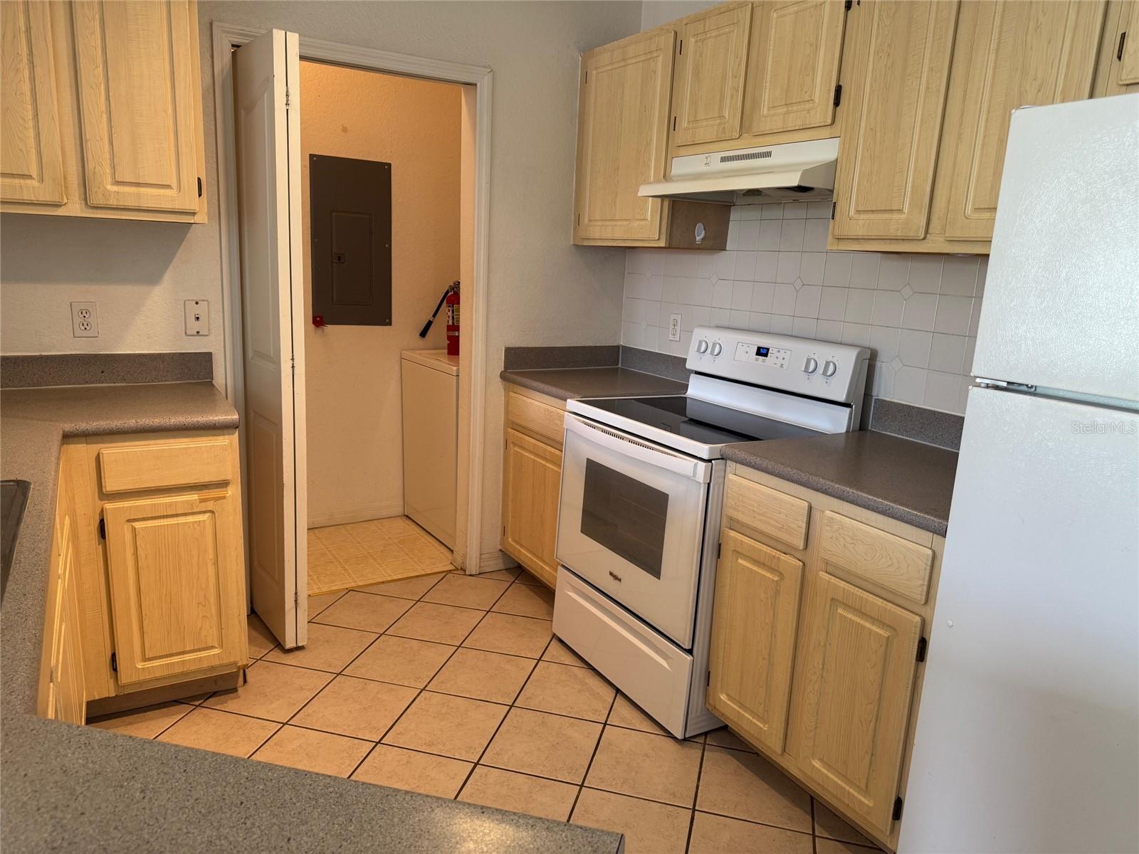Image 3 of 45 For 8812 Dunes Court 3 208