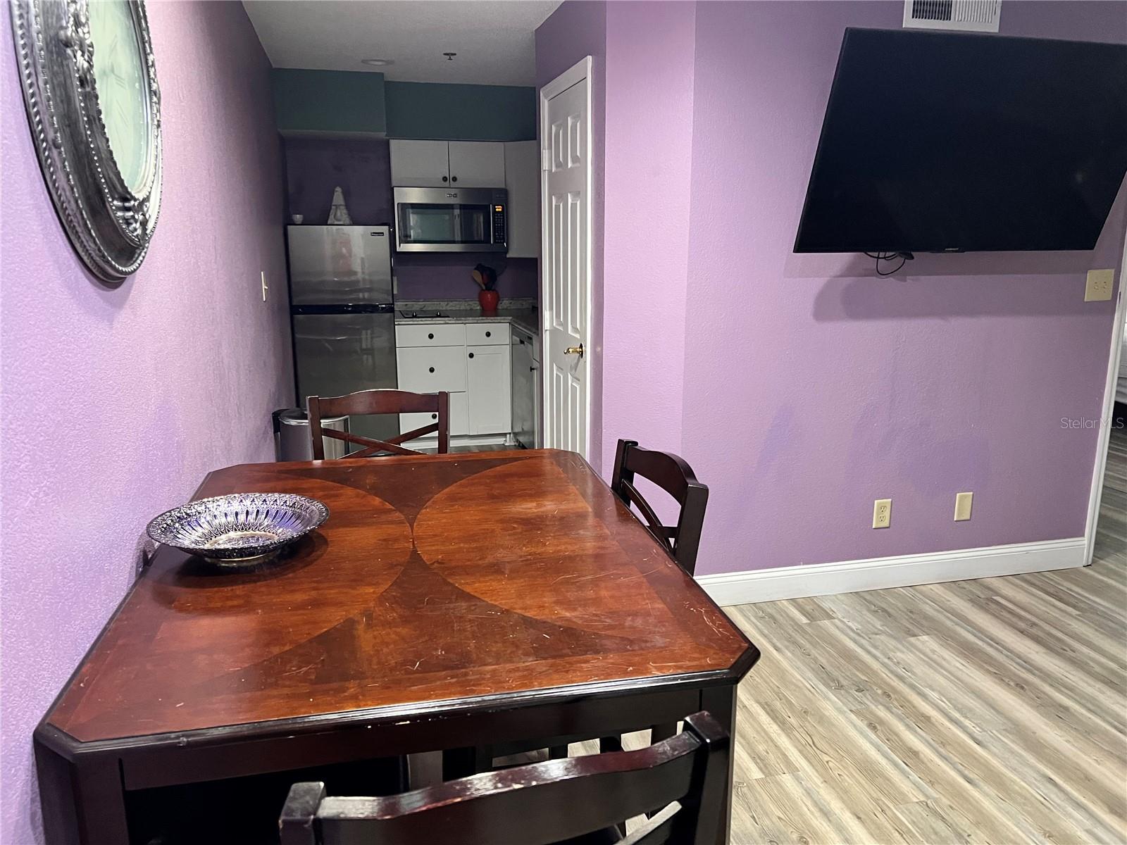 Image 3 of 21 For 3100 Parkway Boulevard 521