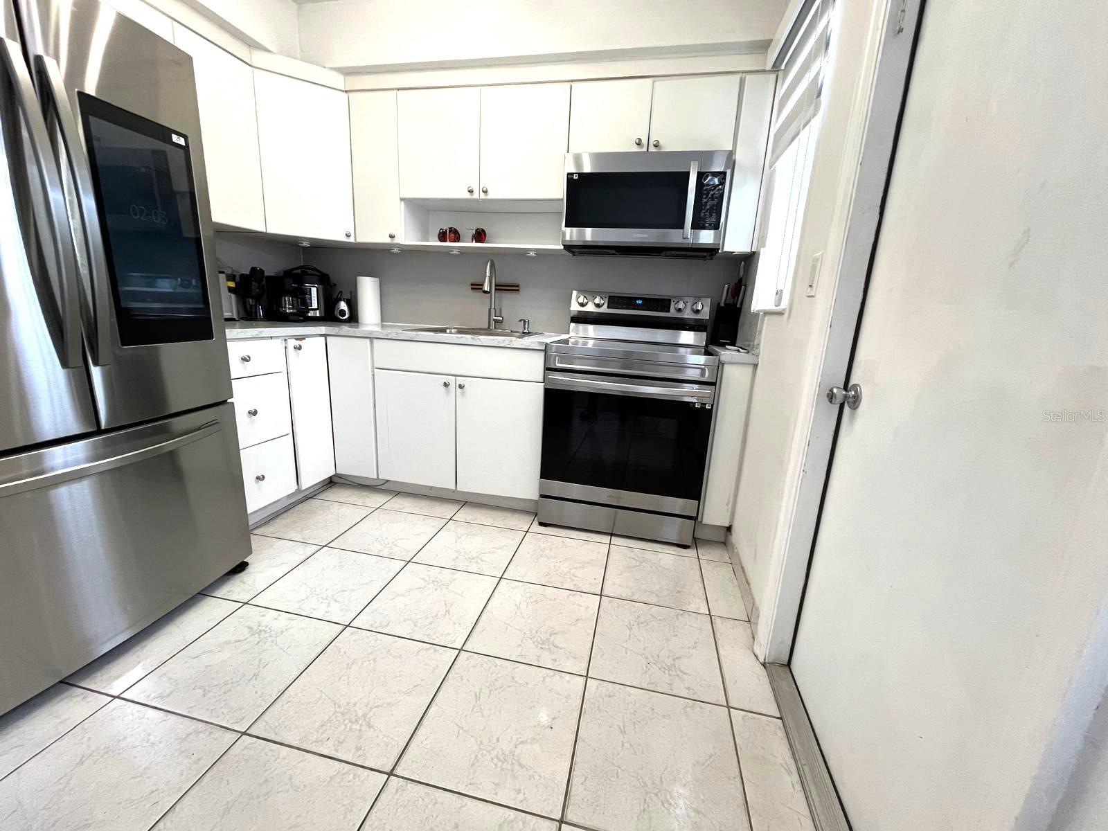 Image 10 of 35 For 2402 Rodman Street