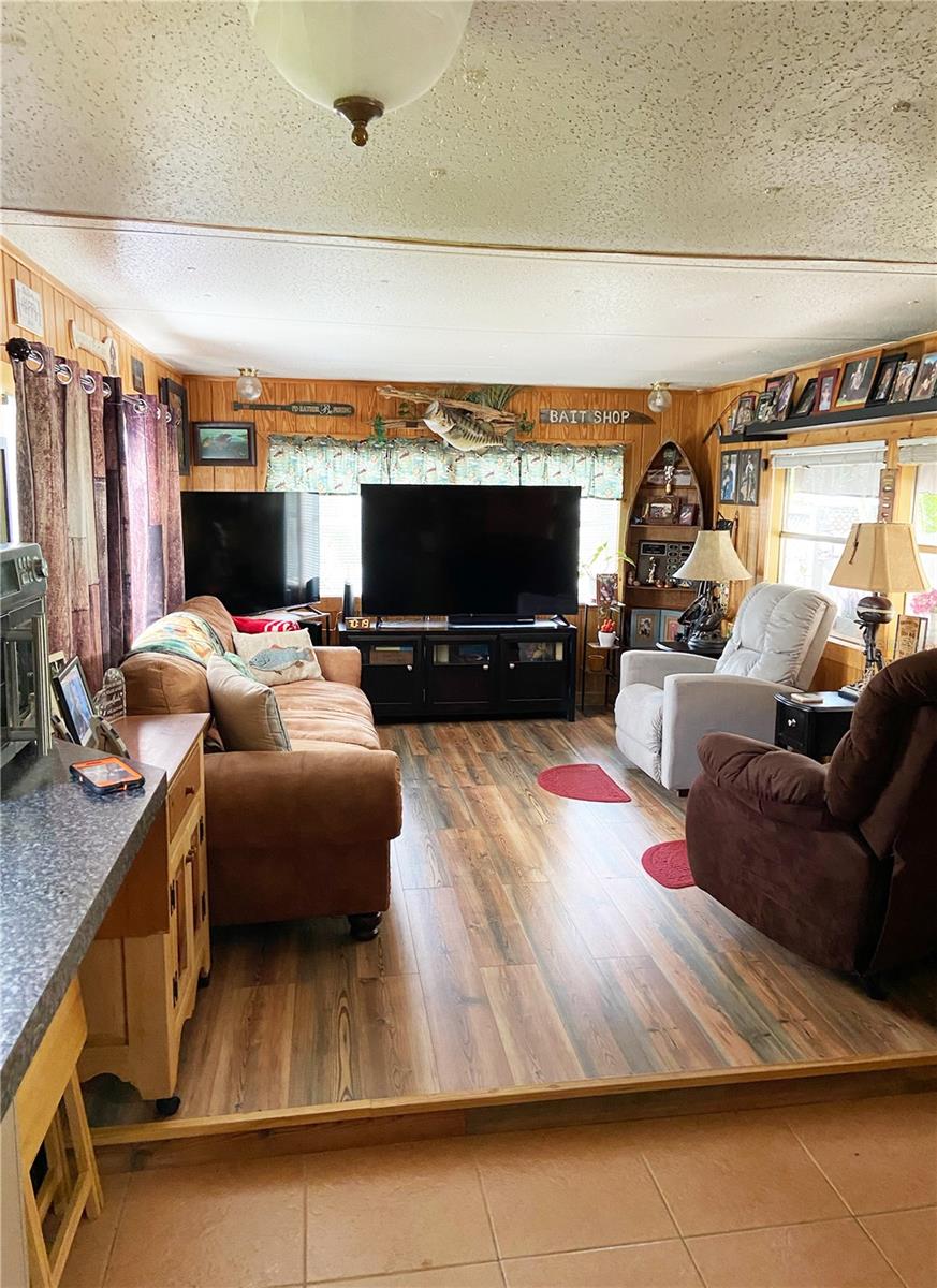 Image 29 of 39 For 2082 Starboard Drive