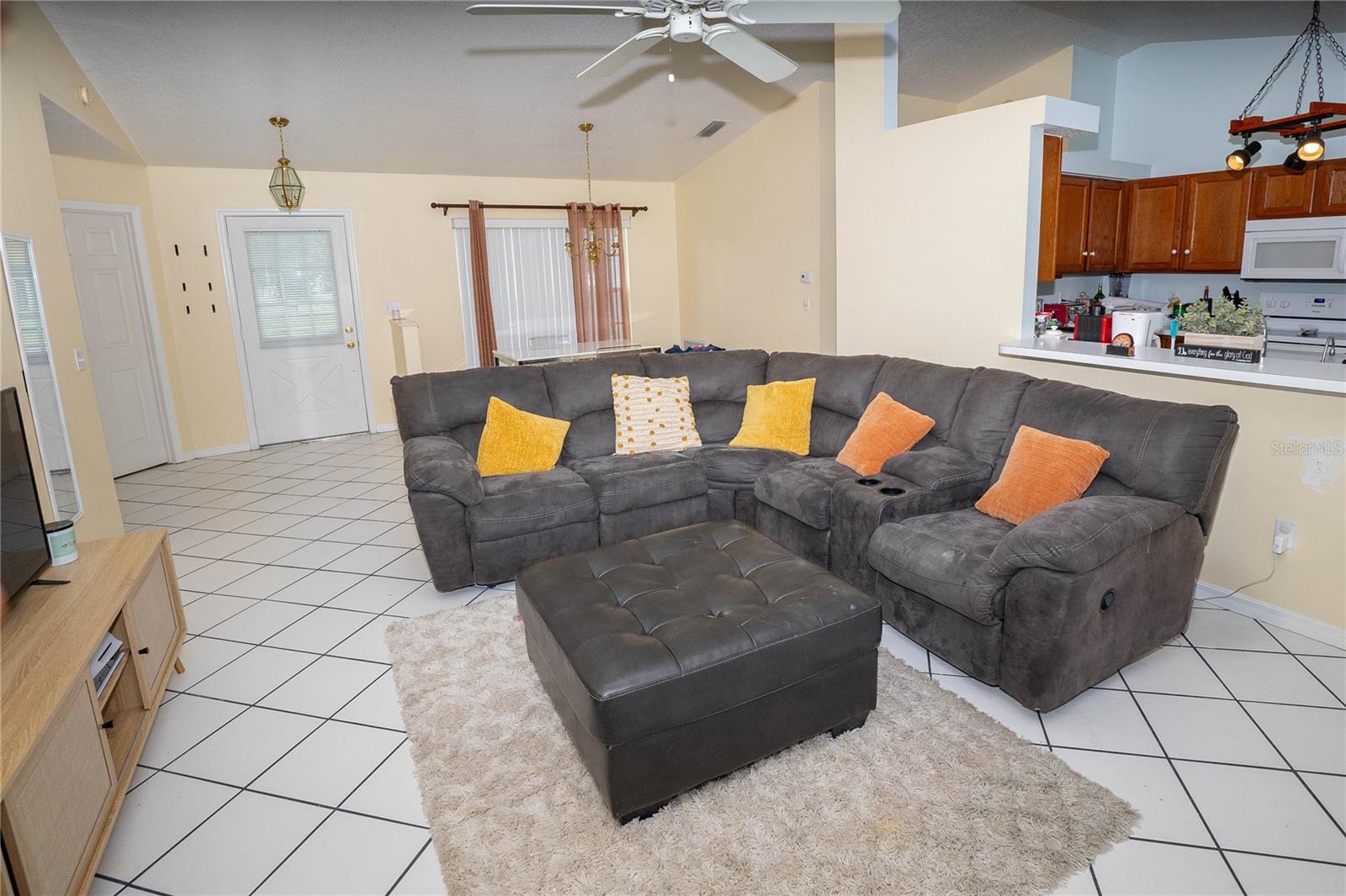 Image 4 of 22 For 2773 Woodstream Circle