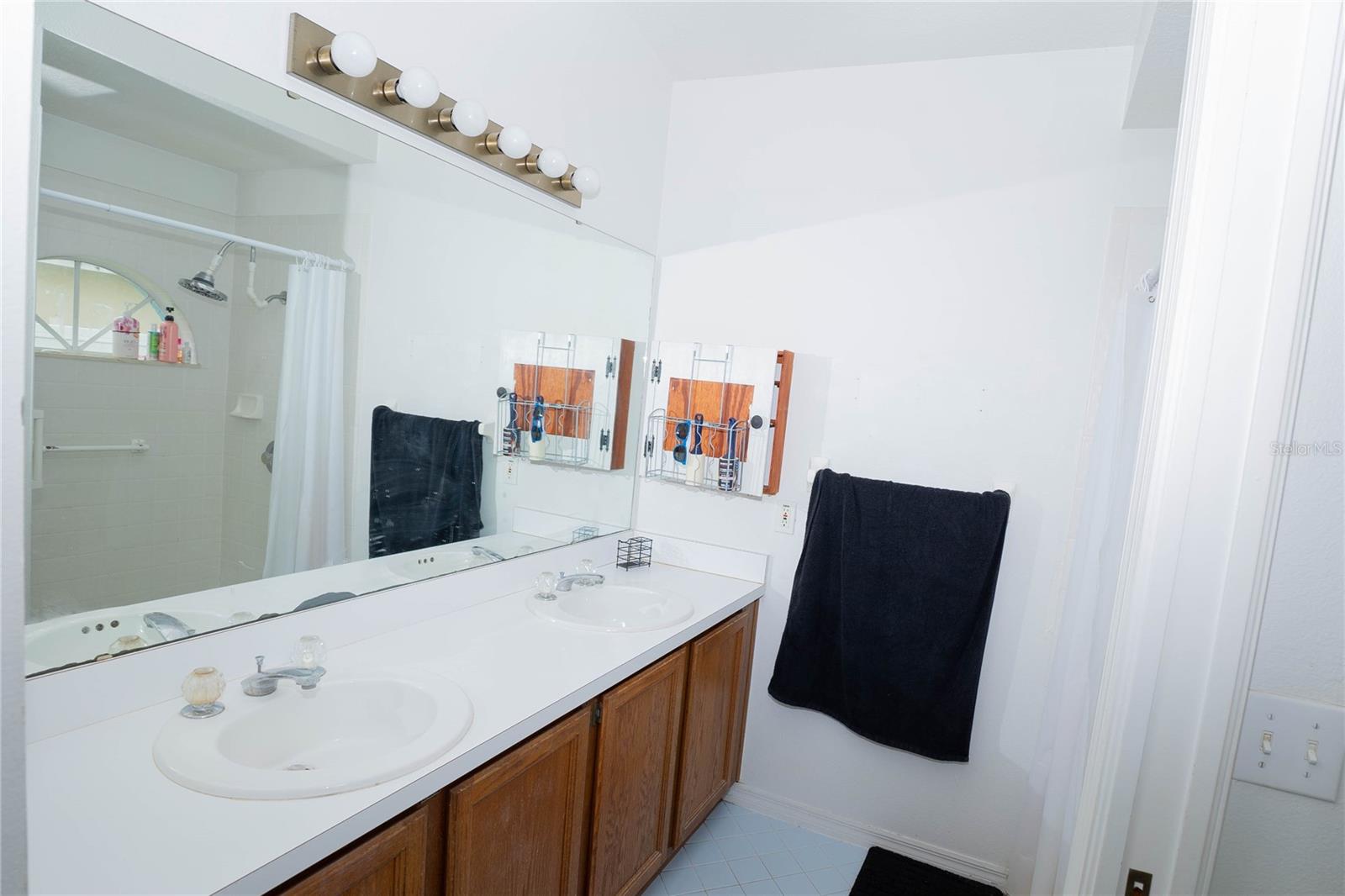 Image 8 of 22 For 2773 Woodstream Circle