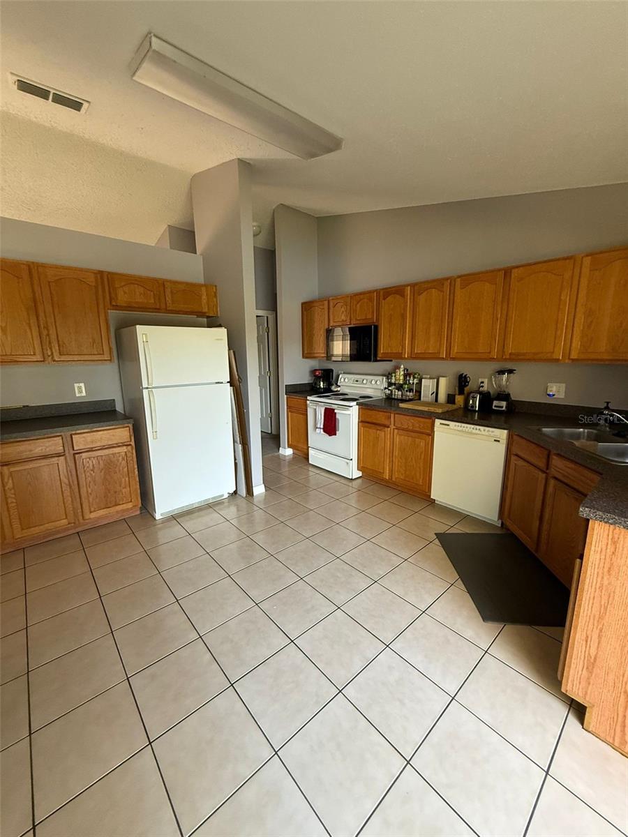 Image 15 of 18 For 308 Coventry Estates Boulevard