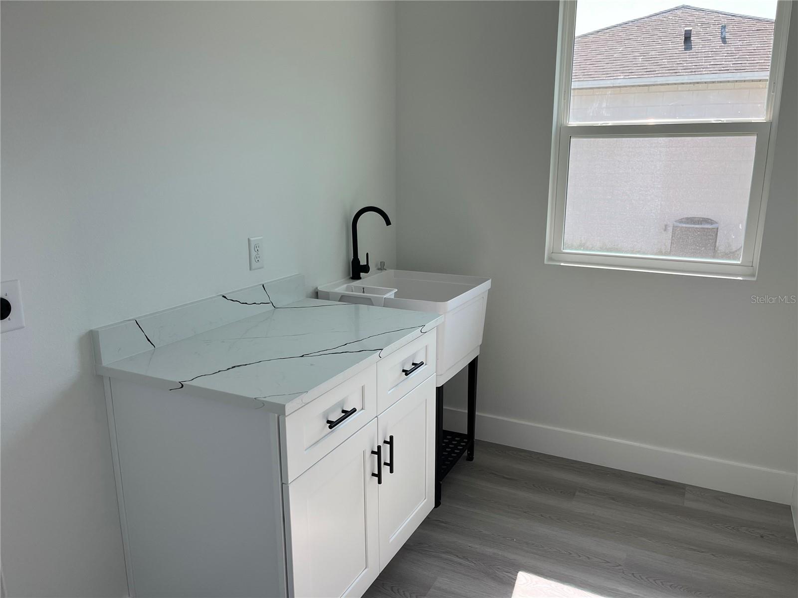 Image 11 of 27 For 202 Bromwich Drive