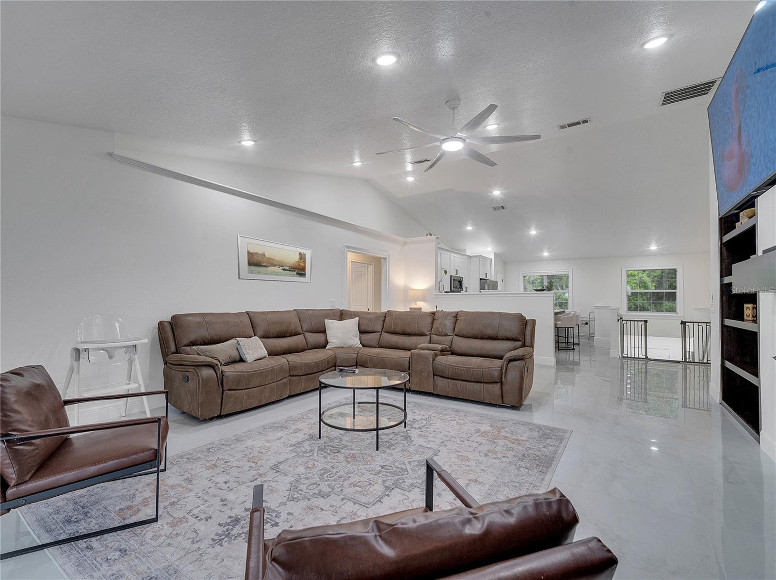 Image 13 of 87 For 2525 Ridgeway Drive