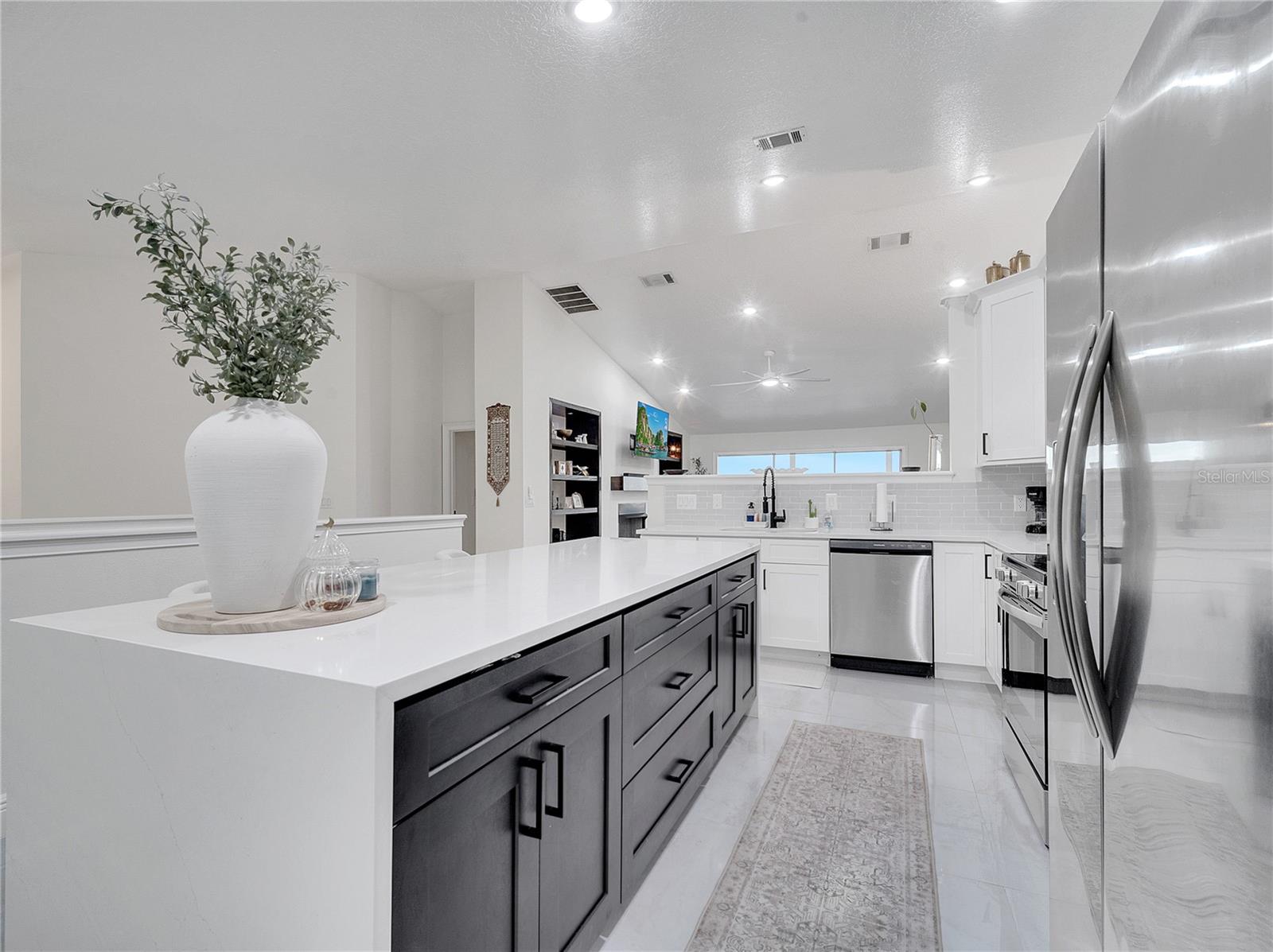 Image 18 of 87 For 2525 Ridgeway Drive