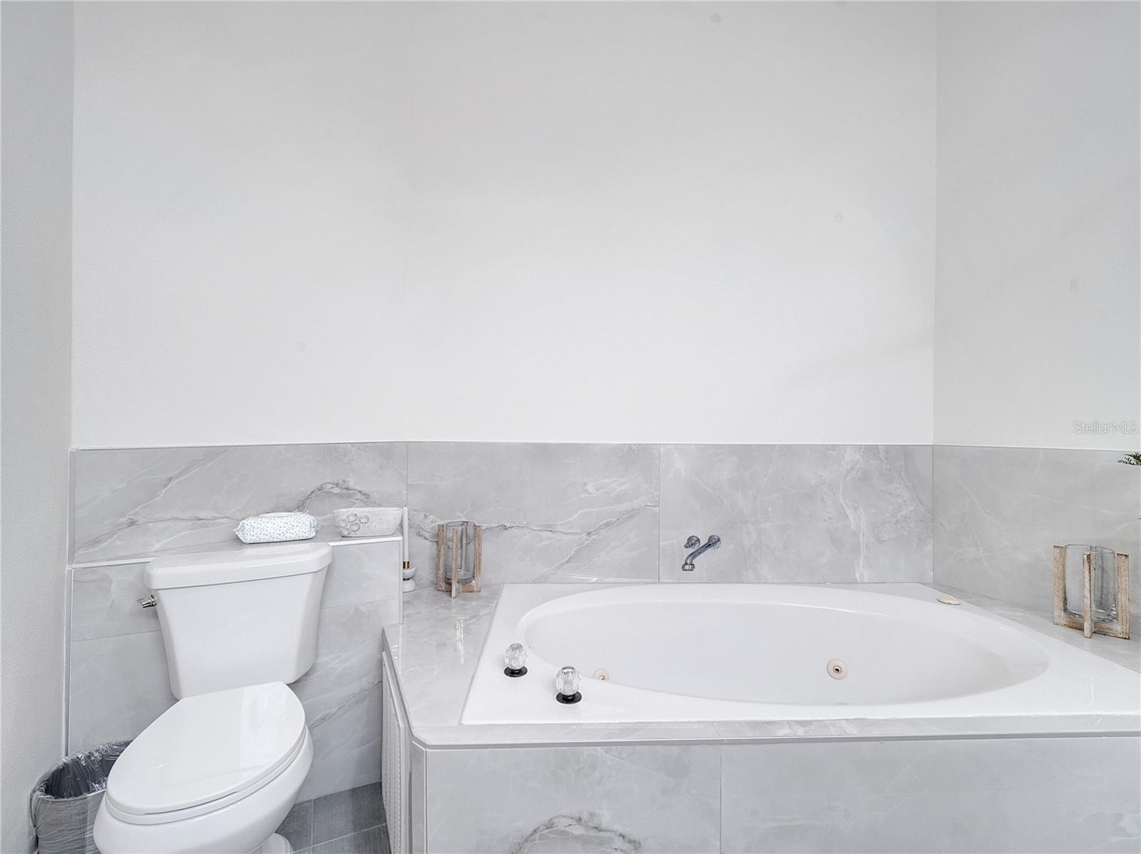 Image 37 of 87 For 2525 Ridgeway Drive