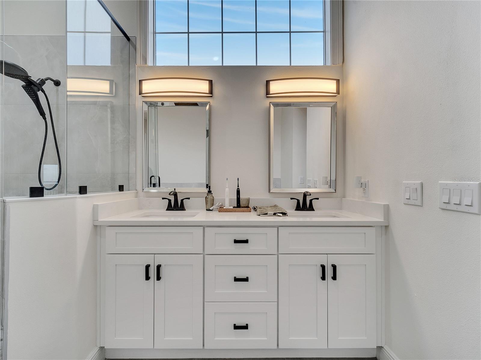 Image 38 of 87 For 2525 Ridgeway Drive