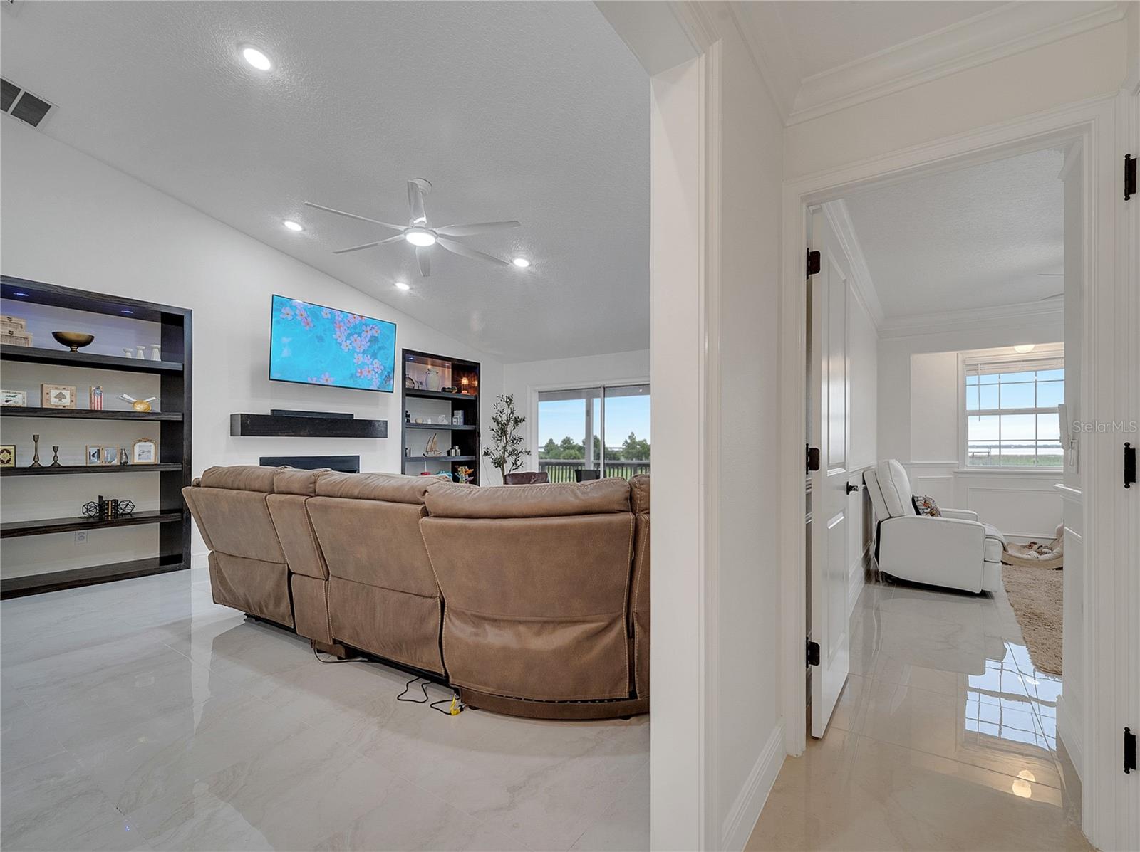 Image 43 of 87 For 2525 Ridgeway Drive