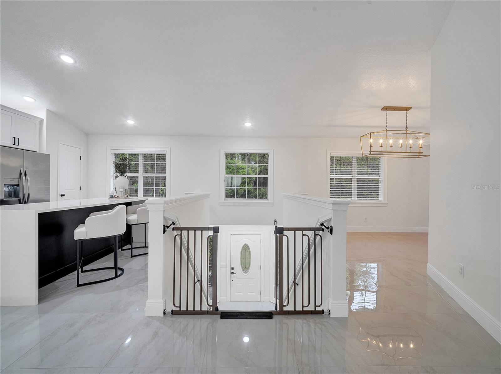 Image 5 of 87 For 2525 Ridgeway Drive