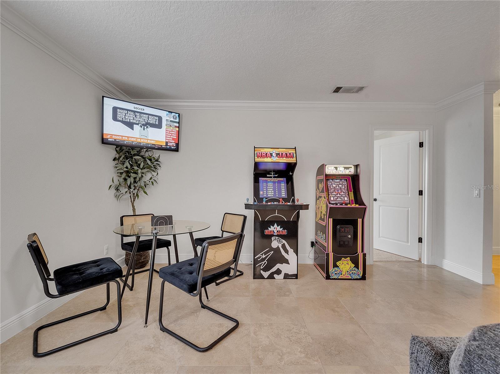 Image 59 of 87 For 2525 Ridgeway Drive