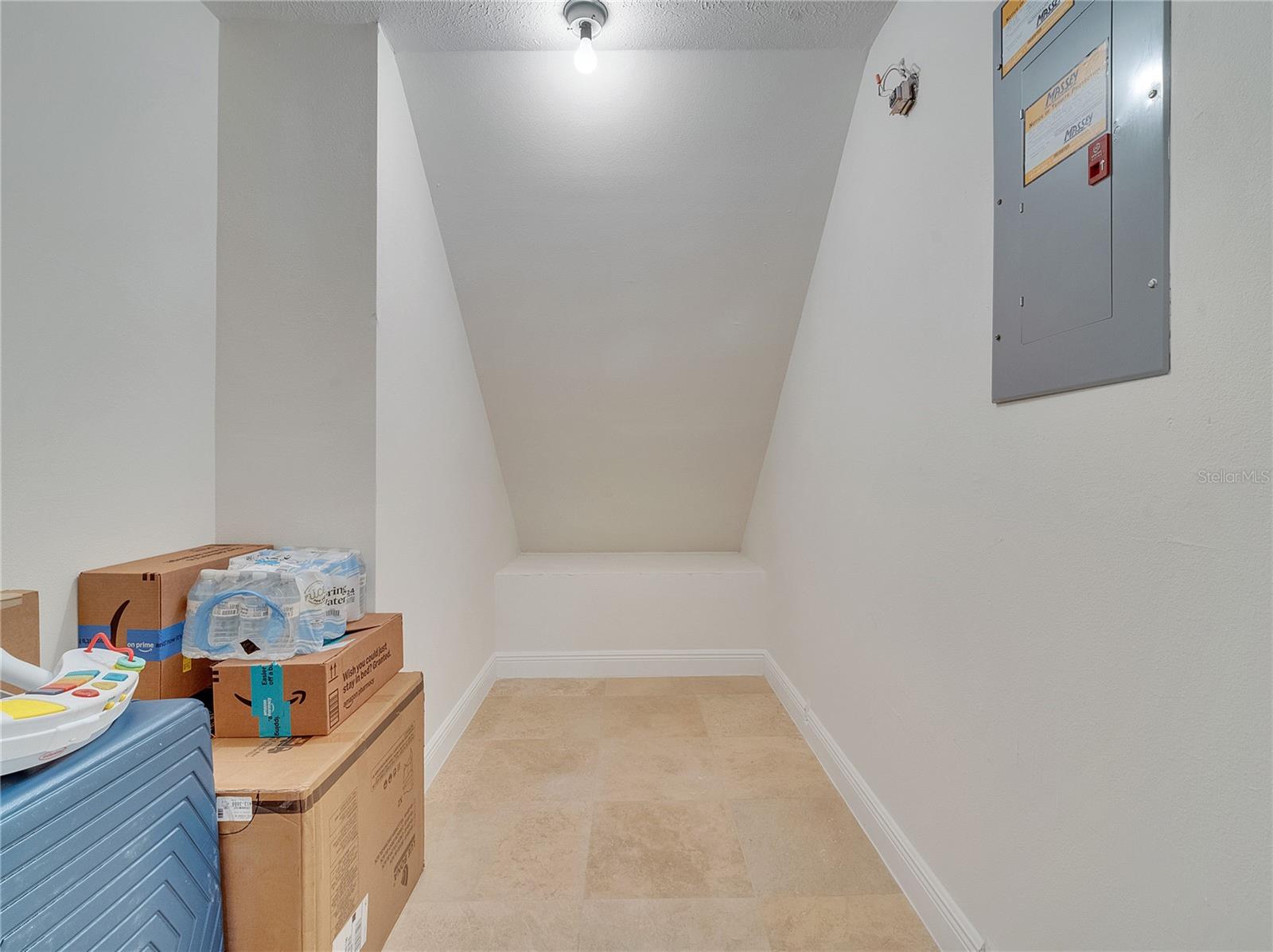 Image 62 of 87 For 2525 Ridgeway Drive
