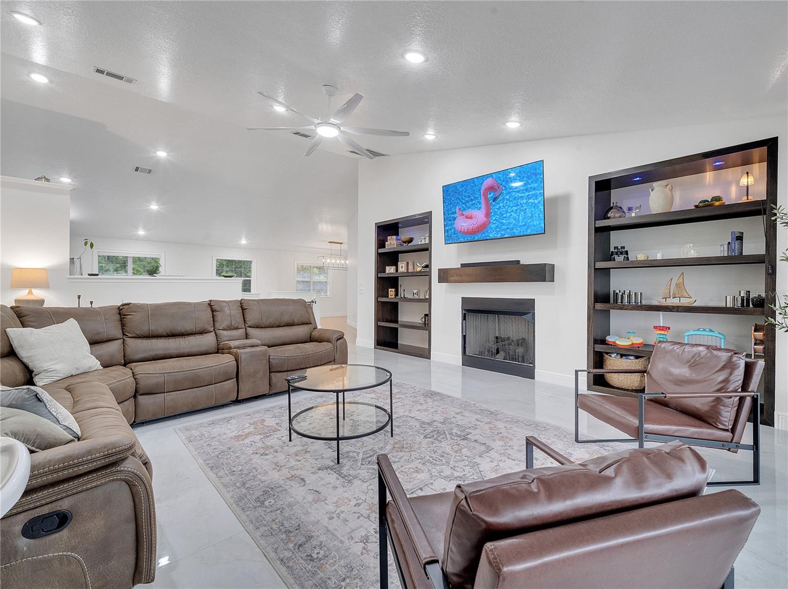 Image 8 of 87 For 2525 Ridgeway Drive