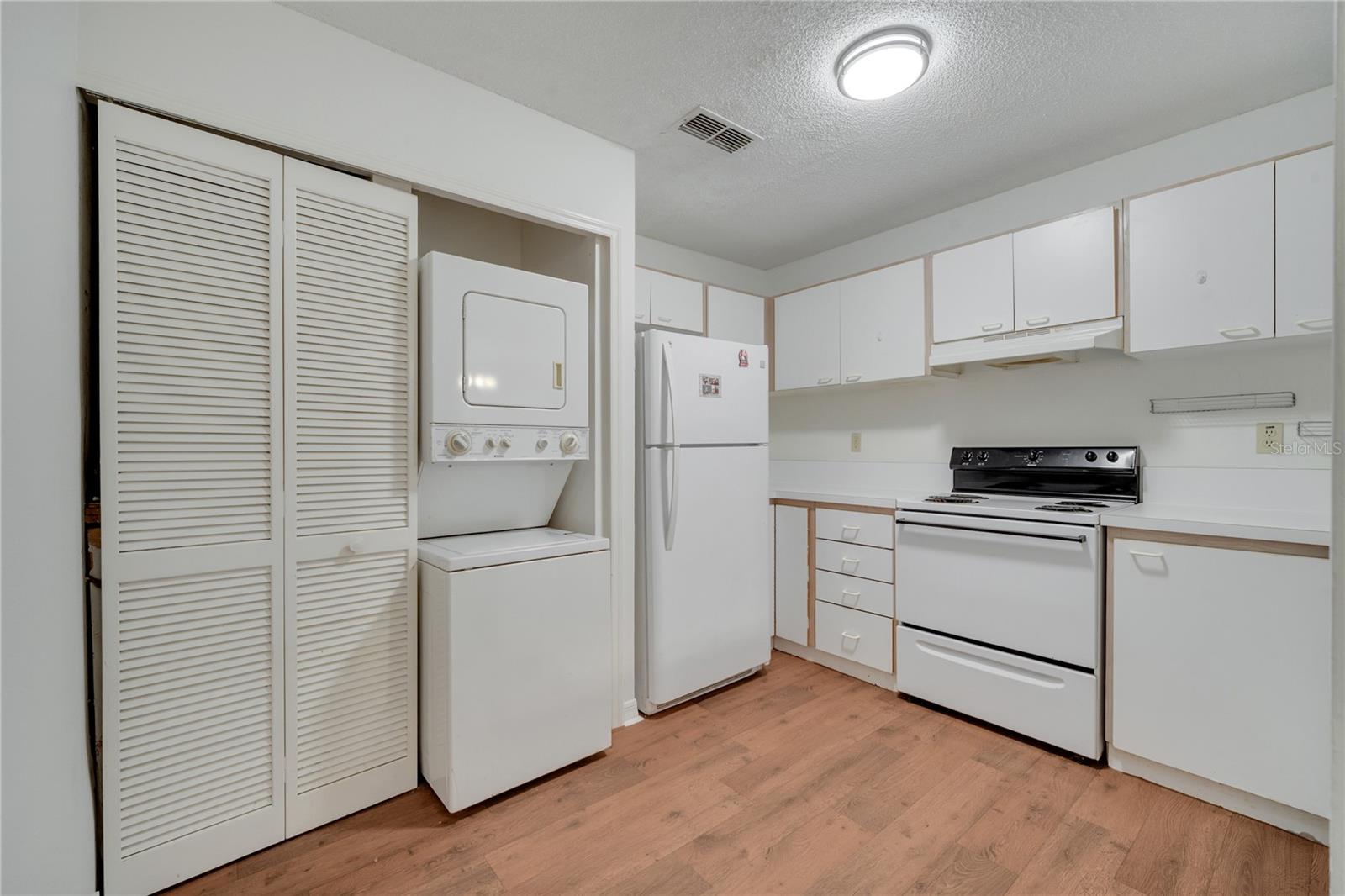 Image 10 of 27 For 3205 Sabal Palms Court A
