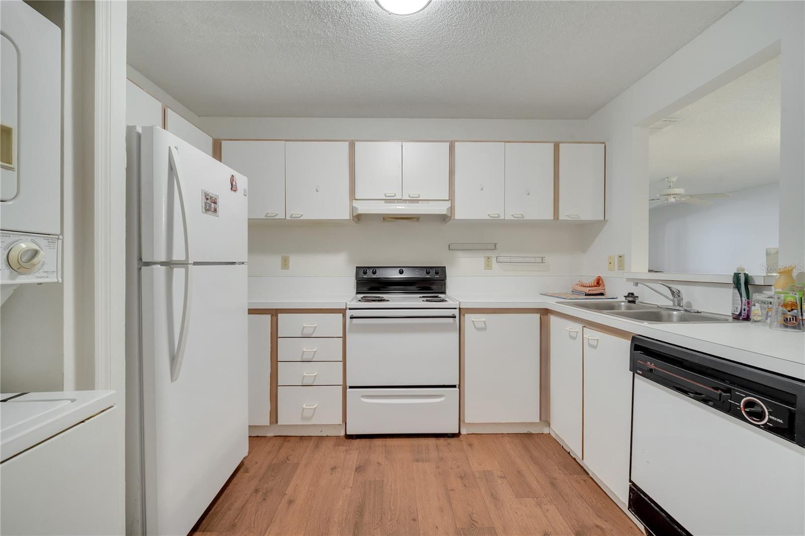 Image 12 of 27 For 3205 Sabal Palms Court A