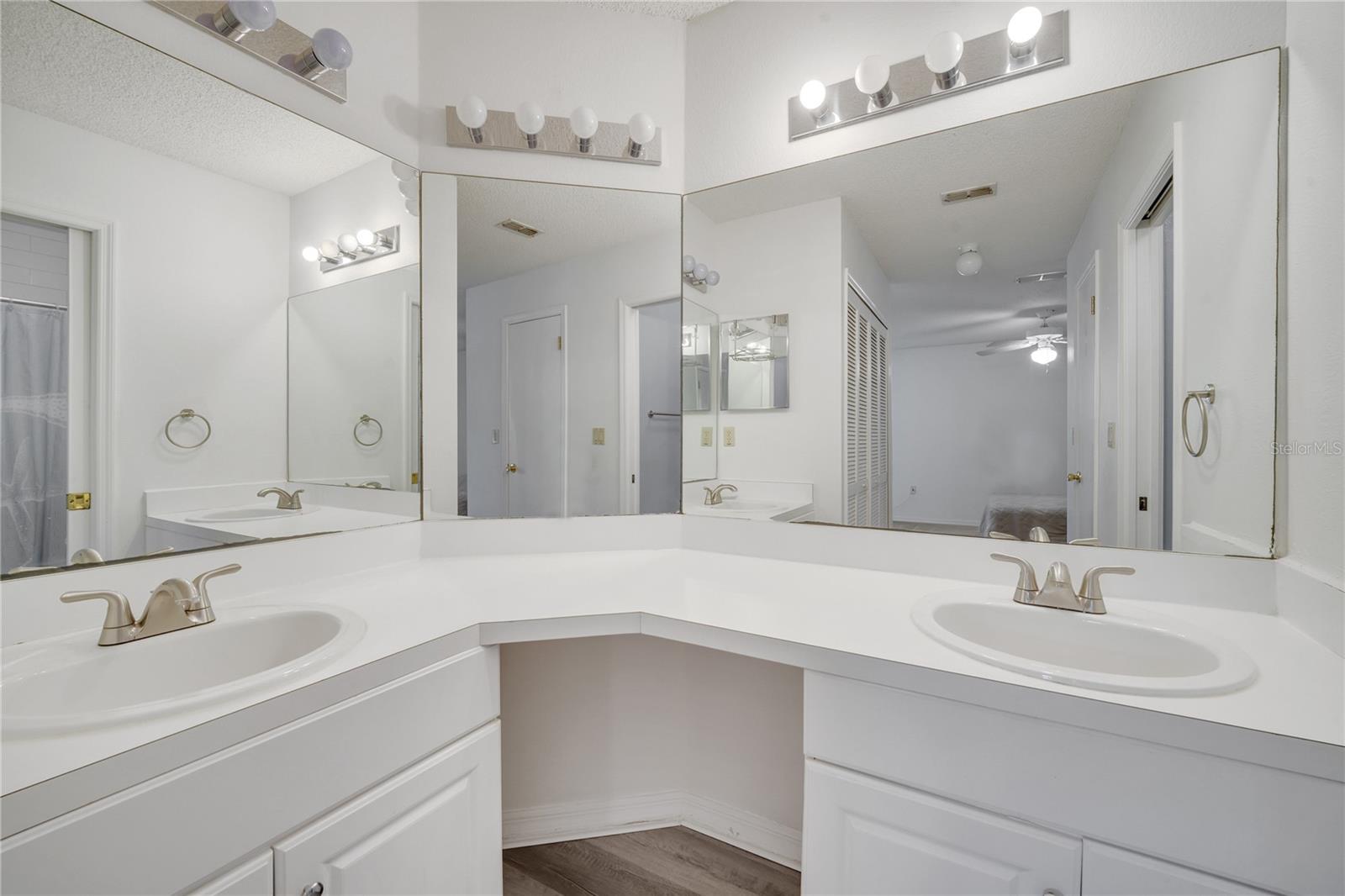 Image 19 of 27 For 3205 Sabal Palms Court A