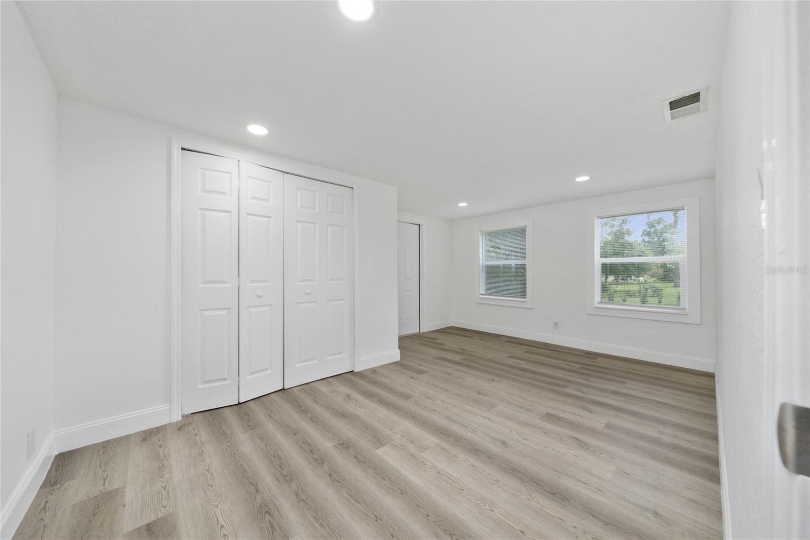 Image 15 of 26 For 113 Division Street