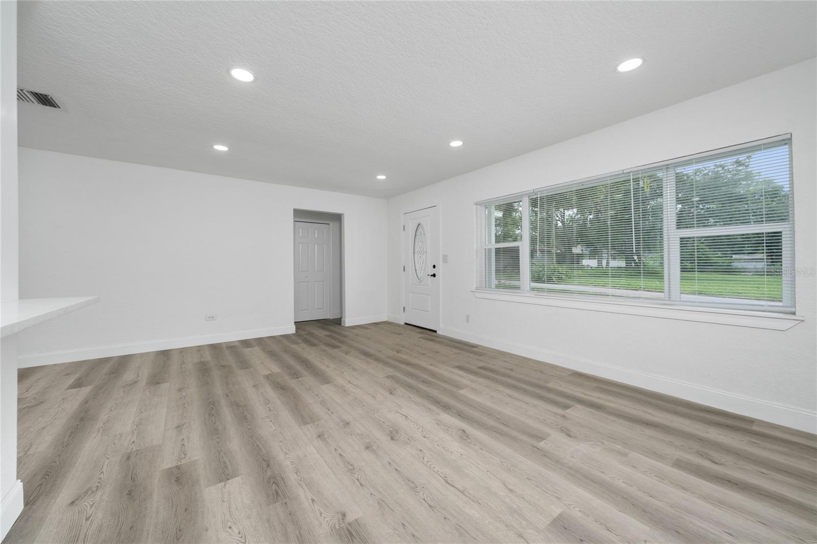 Image 4 of 26 For 113 Division Street