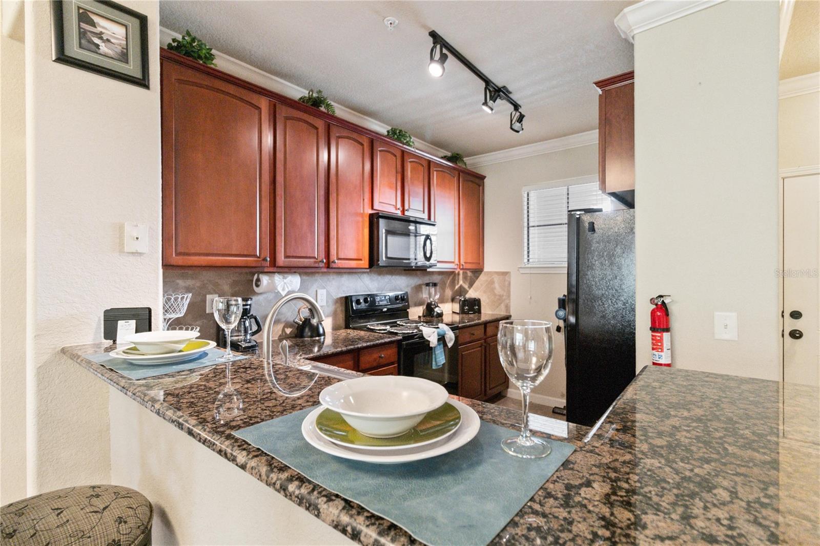 Image 10 of 32 For 901 Charo Parkway 735