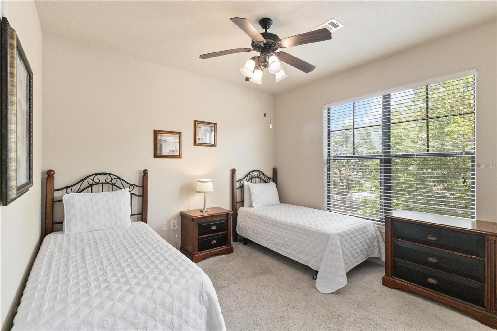 Image 19 of 32 For 901 Charo Parkway 735