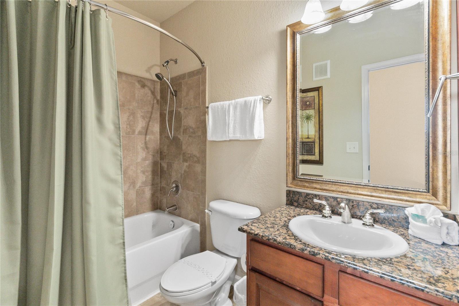 Image 22 of 32 For 901 Charo Parkway 735