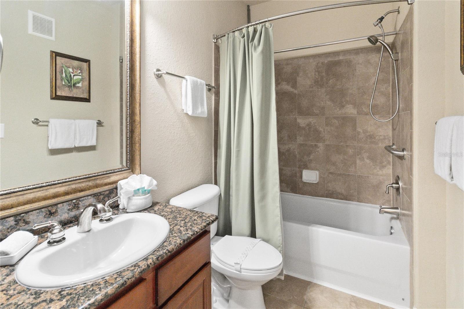 Image 23 of 32 For 901 Charo Parkway 735