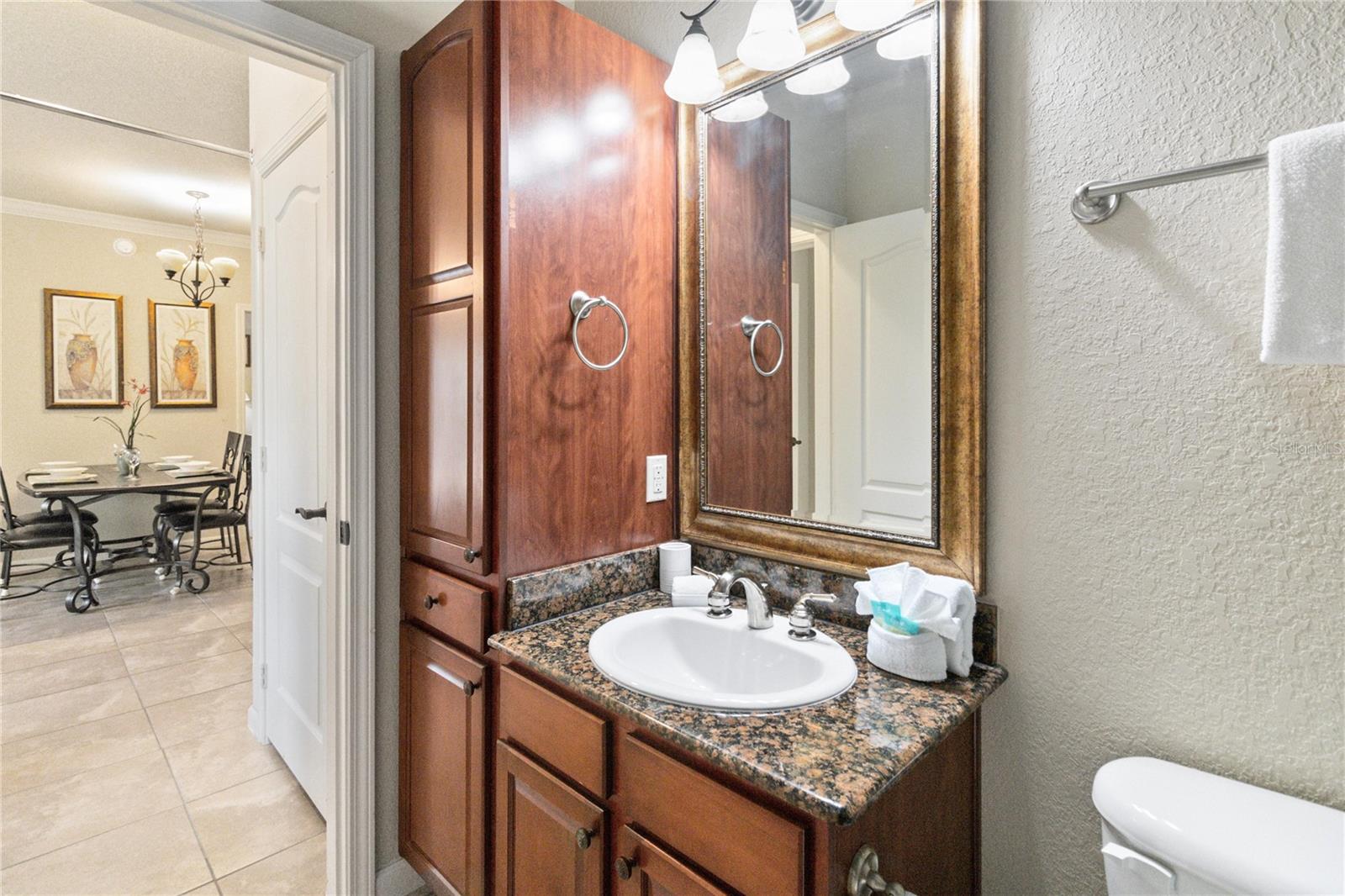 Image 24 of 32 For 901 Charo Parkway 735